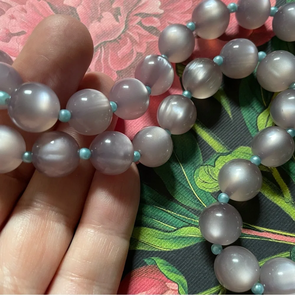 Vintage dusty lilac moonglow? beaded necklace novelty slide clasp midcentury